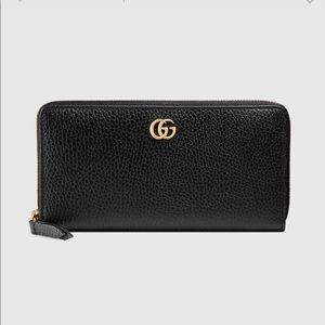 Gucci leather zip wallet black